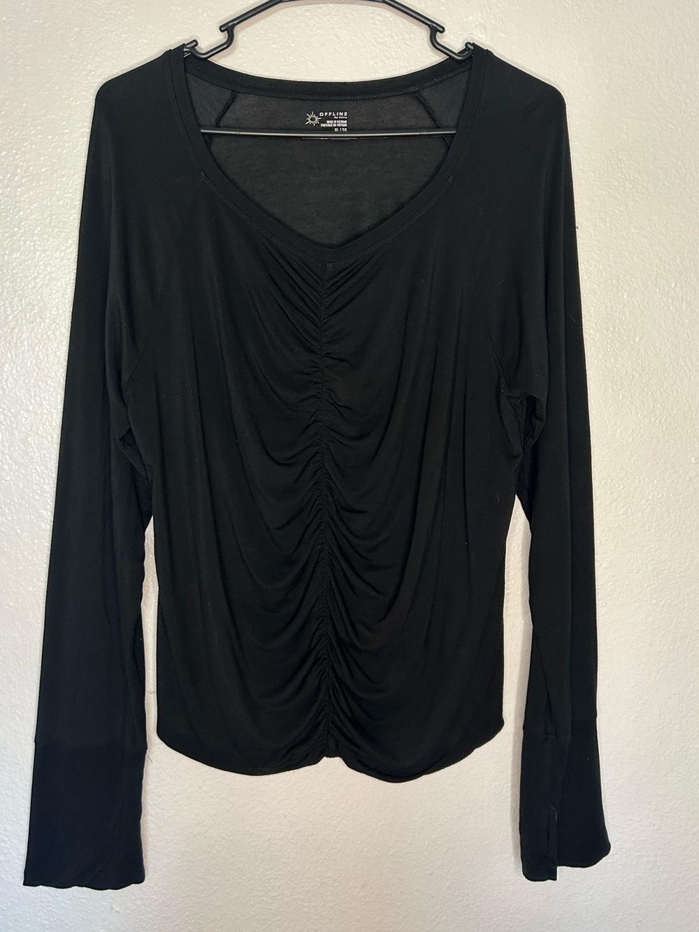 Offline by Aerie - Black Long-Sleeve Ruched V-Neck Tee